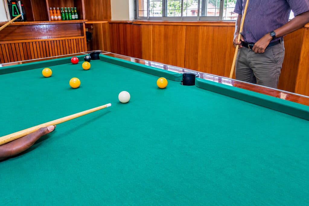 Balls on the baize, mid-game